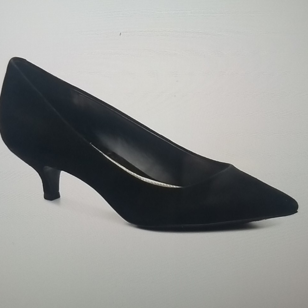 Black suede kitten pumps size 8
